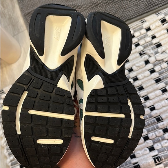 Nike womens Green and White Sneakers - Picture 4 of 6